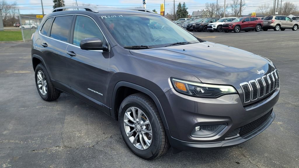 Used 2019 Jeep Cherokee Latitude Plus w/ Cold Weather Group image 2