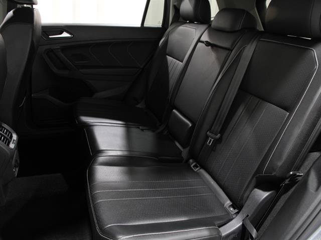 Certified 2024 Volkswagen Tiguan SE image 18