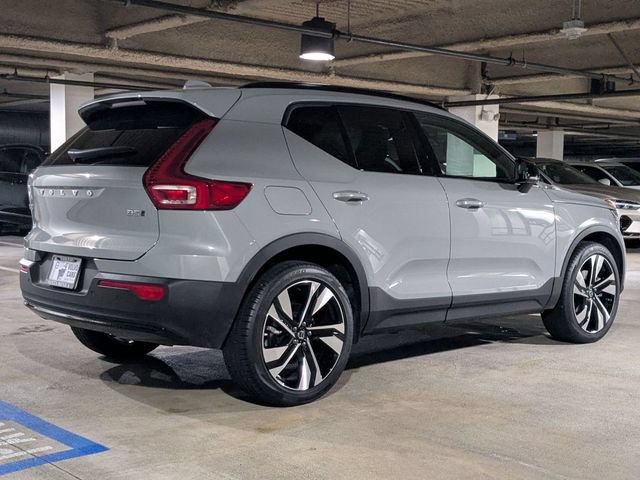 New 2025 Volvo XC40 B5 Ultra w/ Climate Package AWD/4WD image 3