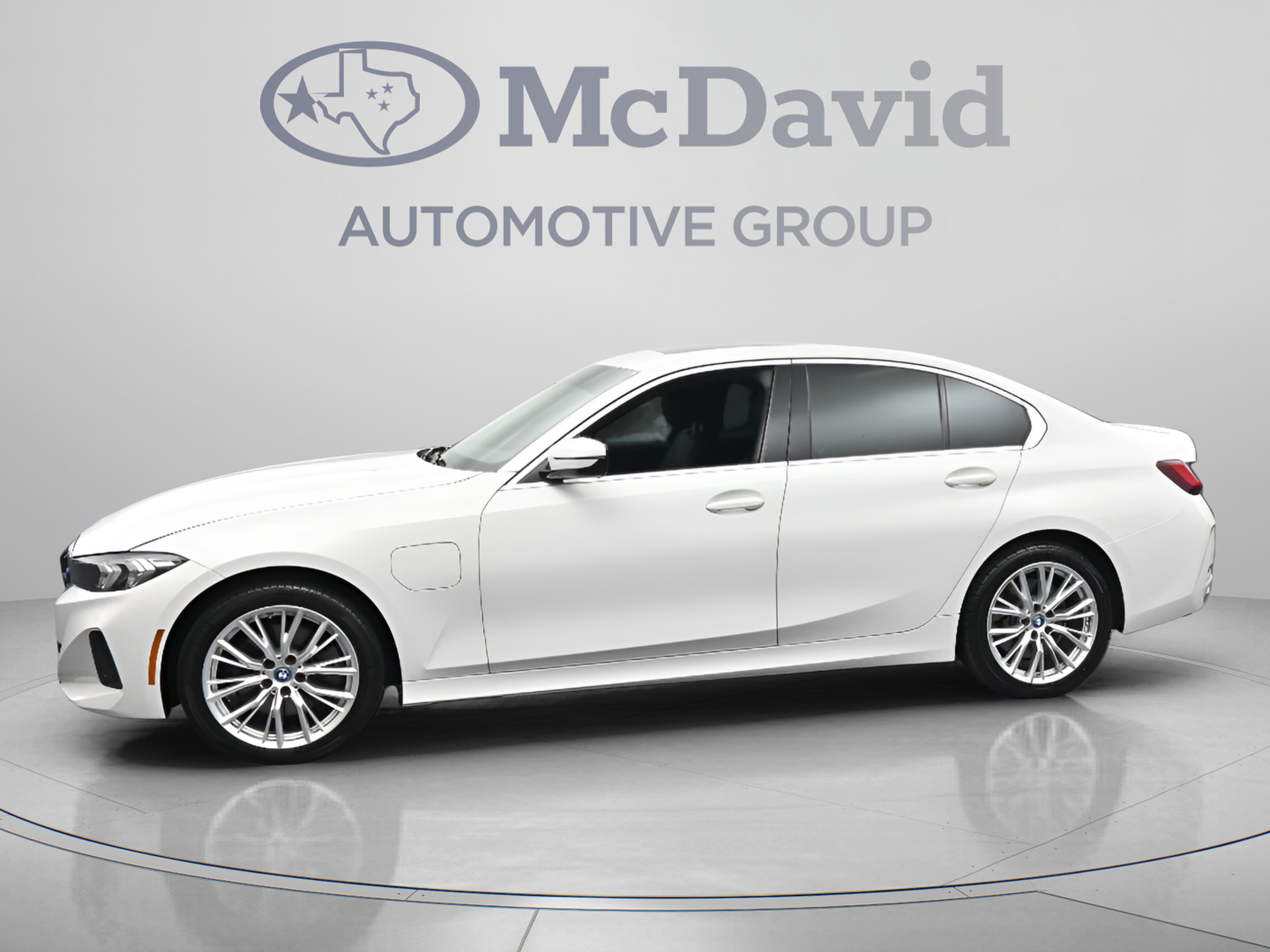Used 2024 BMW 330e xDrive AWD/4WD image 5