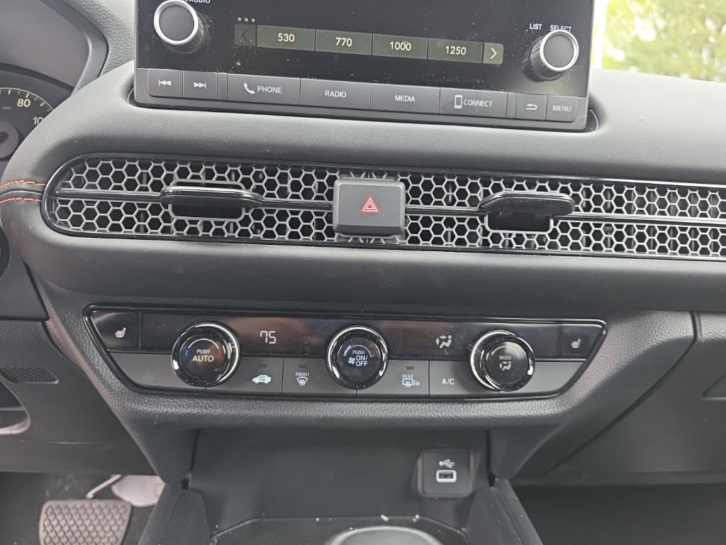 Certified 2025 Honda HR-V Sport image 15