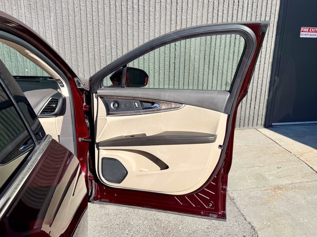 Used 2017 Lincoln MKX Reserve w/ Lincoln MKX Climate Package image 21