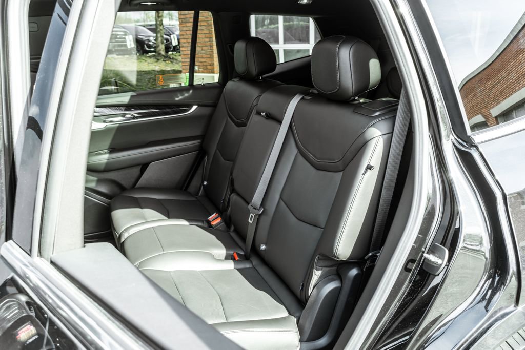 Used 2024 Cadillac XT6 Premium Luxury image 27