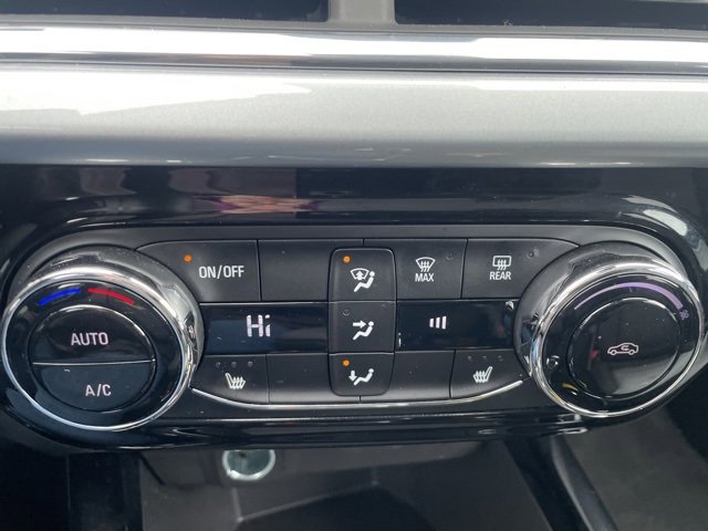 Used 2025 Chevrolet Trax LT w/ LT Convenience Package image 25