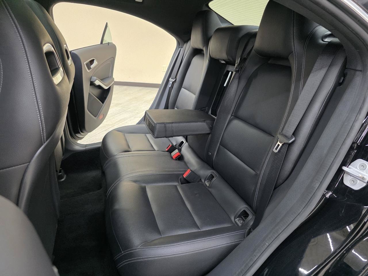 Used 2017 Mercedes-Benz CLA 250 image 23