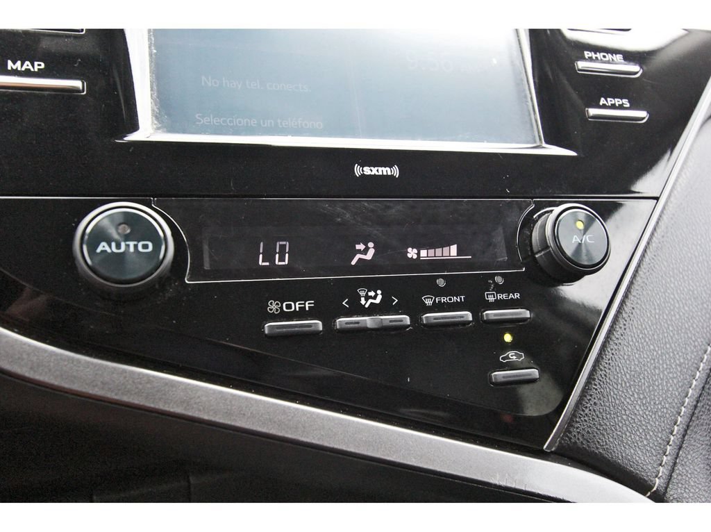 Used 2020 Toyota Camry SE FWD image 23