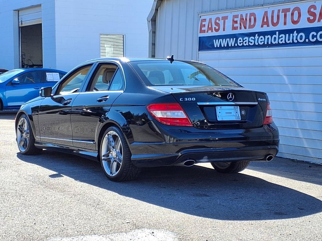 Used 2010 Mercedes-Benz C 300 4MATIC Sedan image 3