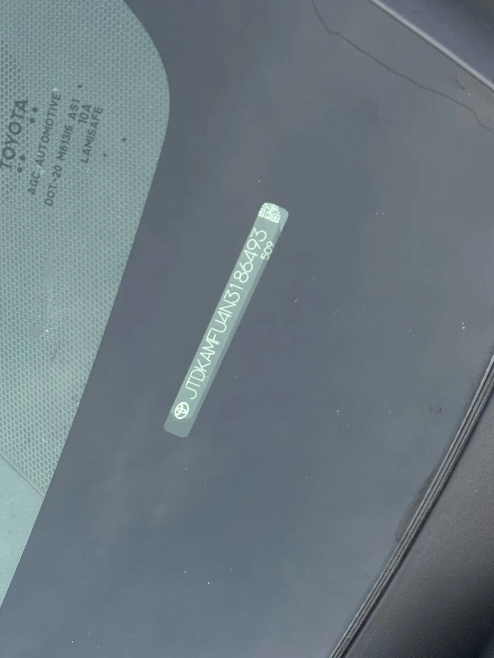 Used 2022 Toyota Prius L Eco image 27