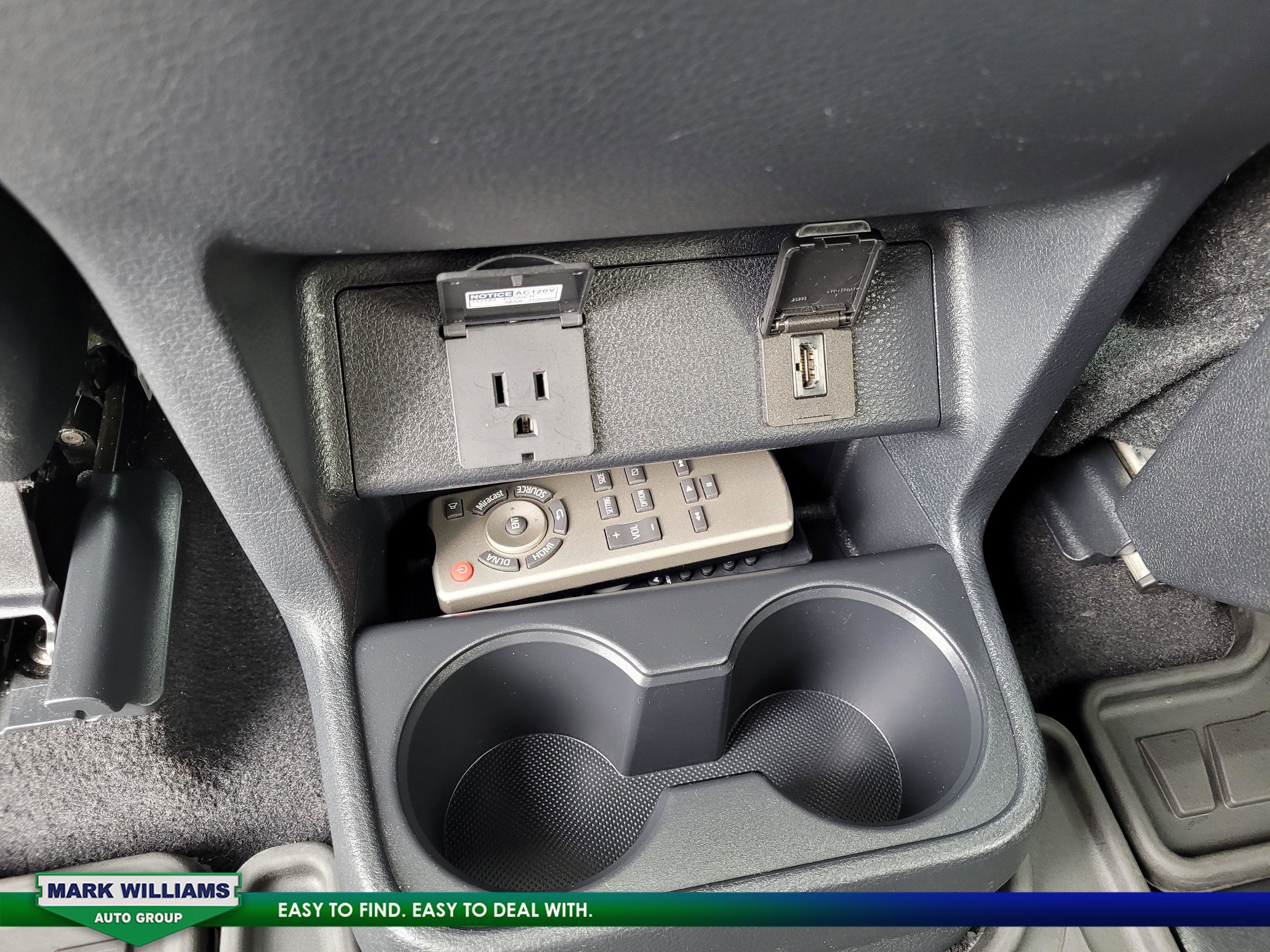 Used 2021 Toyota Sienna Platinum image 17