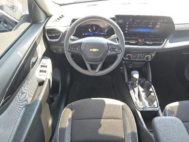 Used 2024 Chevrolet TrailBlazer LT image 3