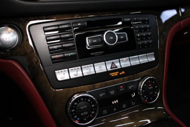 Used 2013 Mercedes-Benz SL 550 image 23