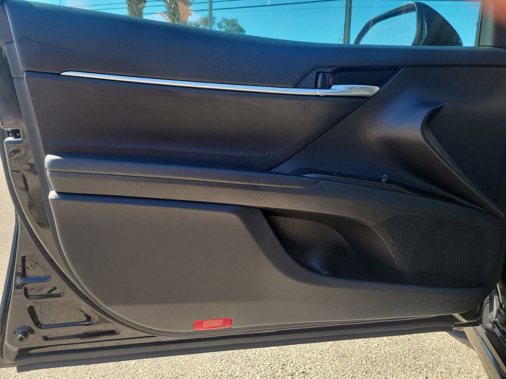 Used 2021 Toyota Camry SE w/ Convenience Package image 15