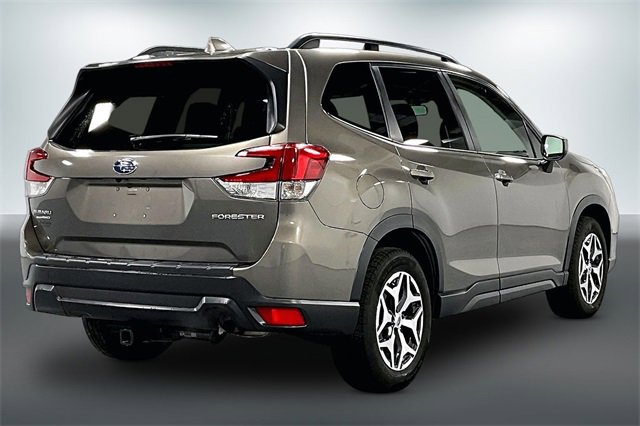 Used 2021 Subaru Forester Premium image 8