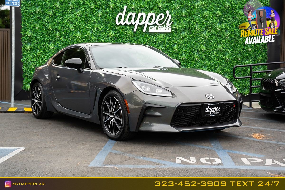 Used 2022 Toyota GR86 w/ ALL Weather Mat Package (TMS) RWD image 3