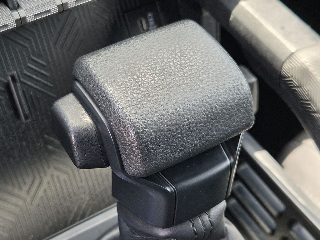 Used 2025 Toyota Tacoma SR5 AWD/4WD image 20