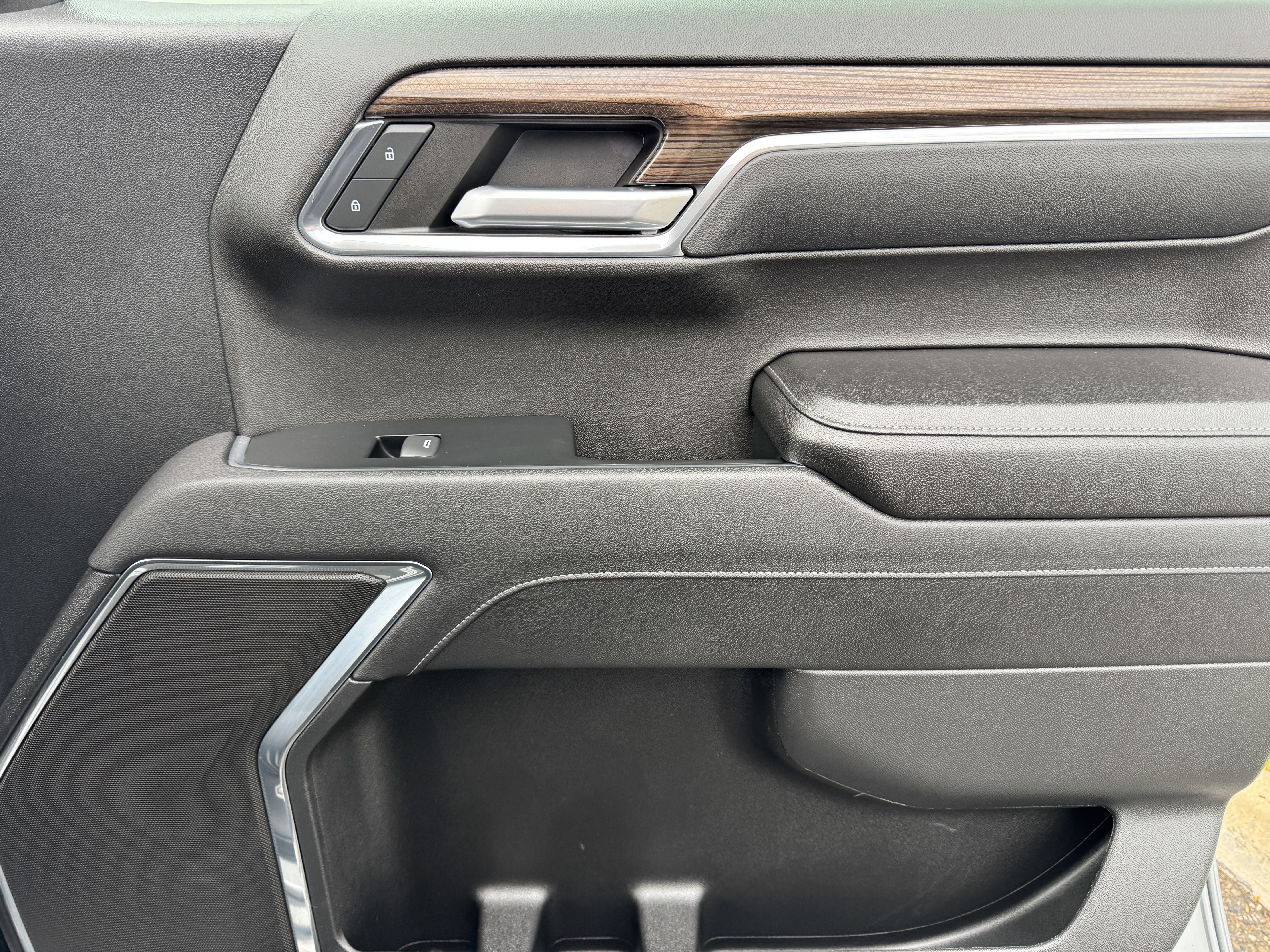 Used 2023 Chevrolet Silverado 1500 LT image 22