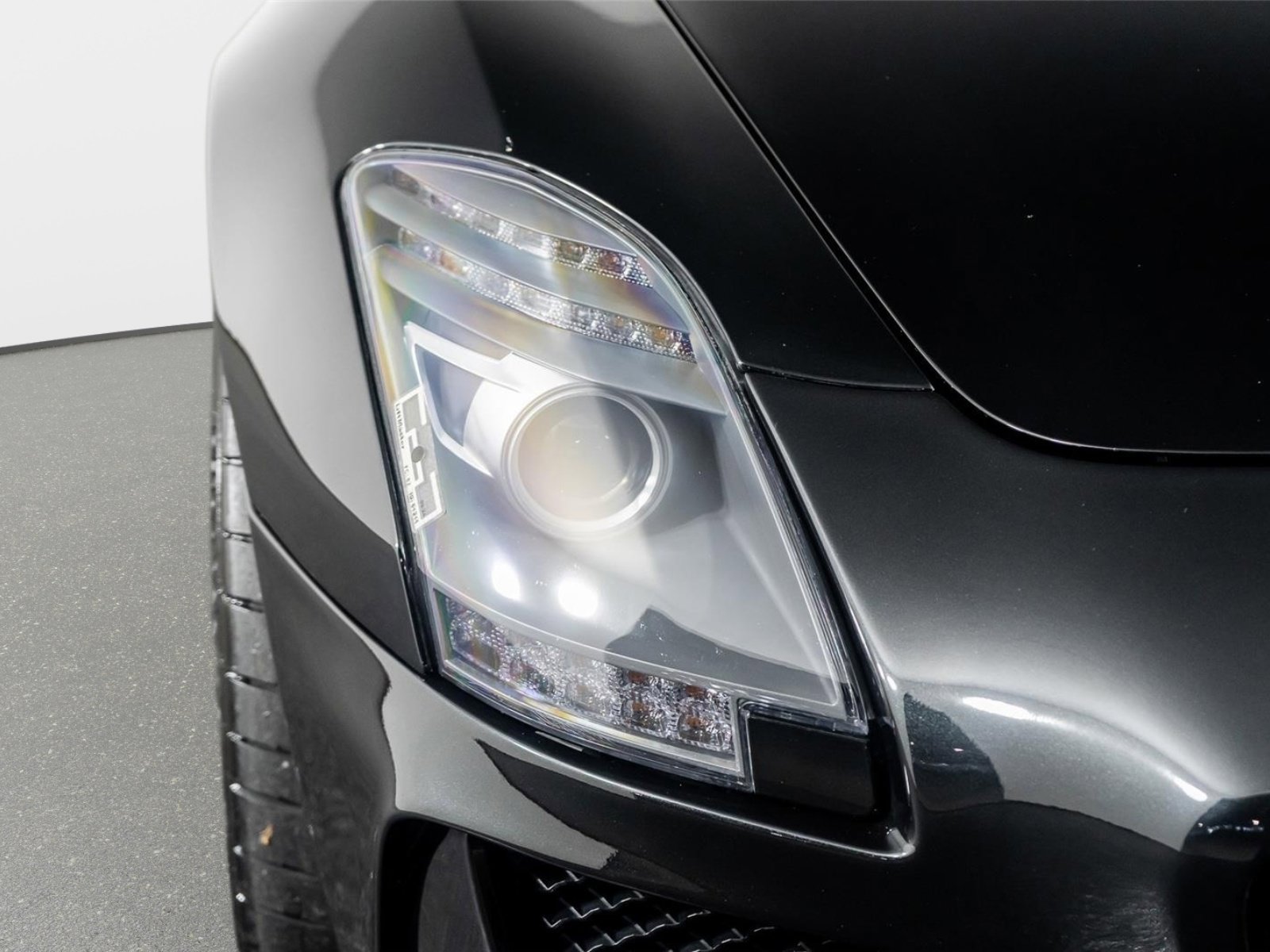 Used 2011 Mercedes-Benz SLS AMG Coupe image 22