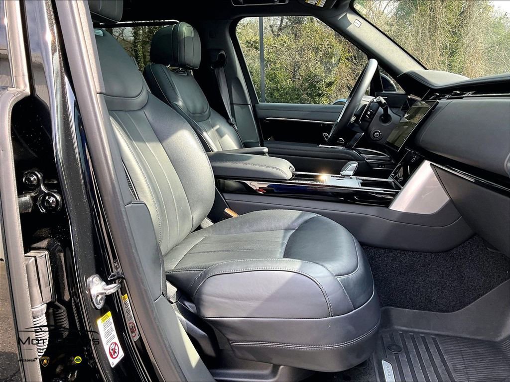 Used 2024 Land Rover Range Rover SE image 9