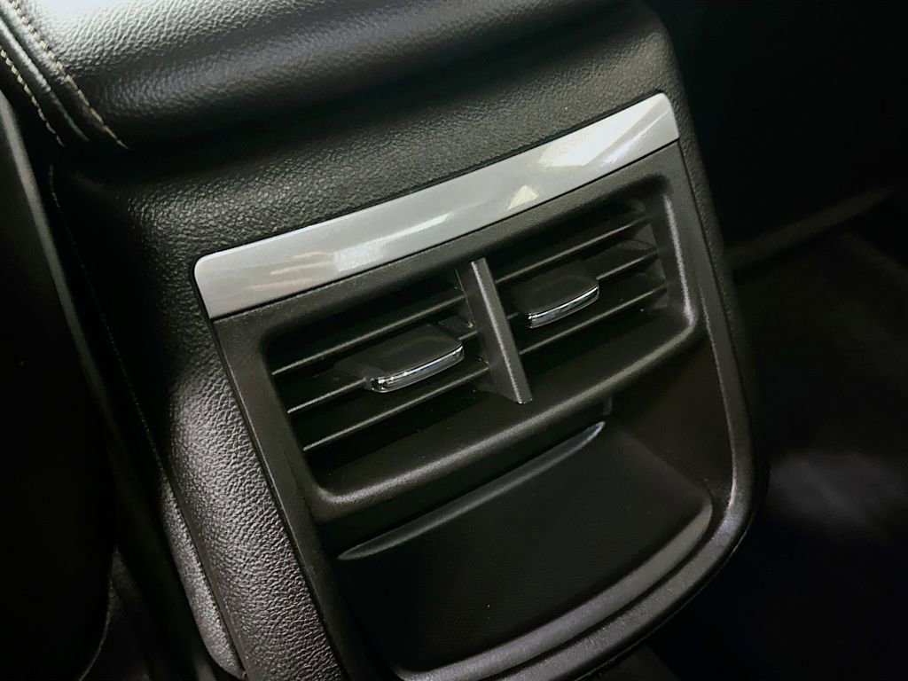 Used 2017 Chevrolet Impala LT image 27