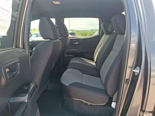 Used 2022 Toyota Tacoma TRD Off-Road w/ Technology Package AWD/4WD image 11