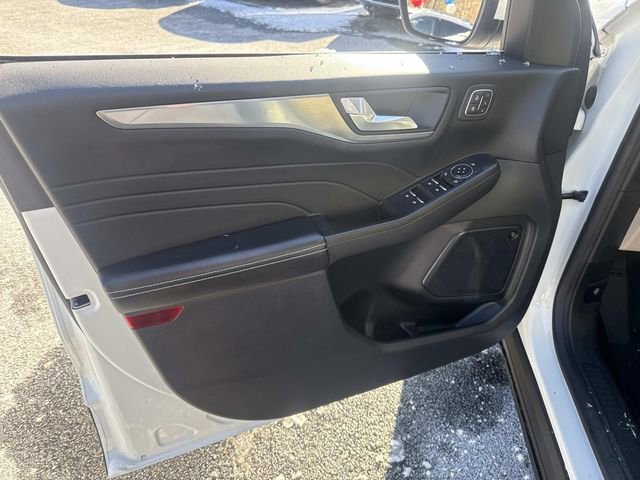 Used 2021 Ford Escape Titanium image 18