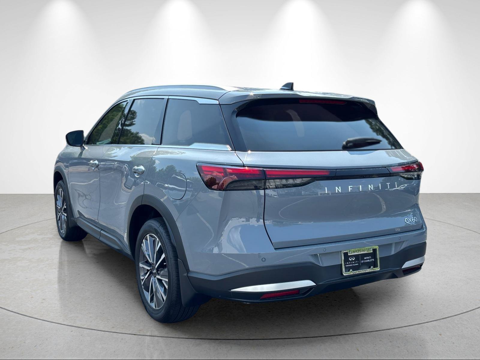 New 2027 INFINITI QX60 Luxe w/ Cargo Package FWD image 3