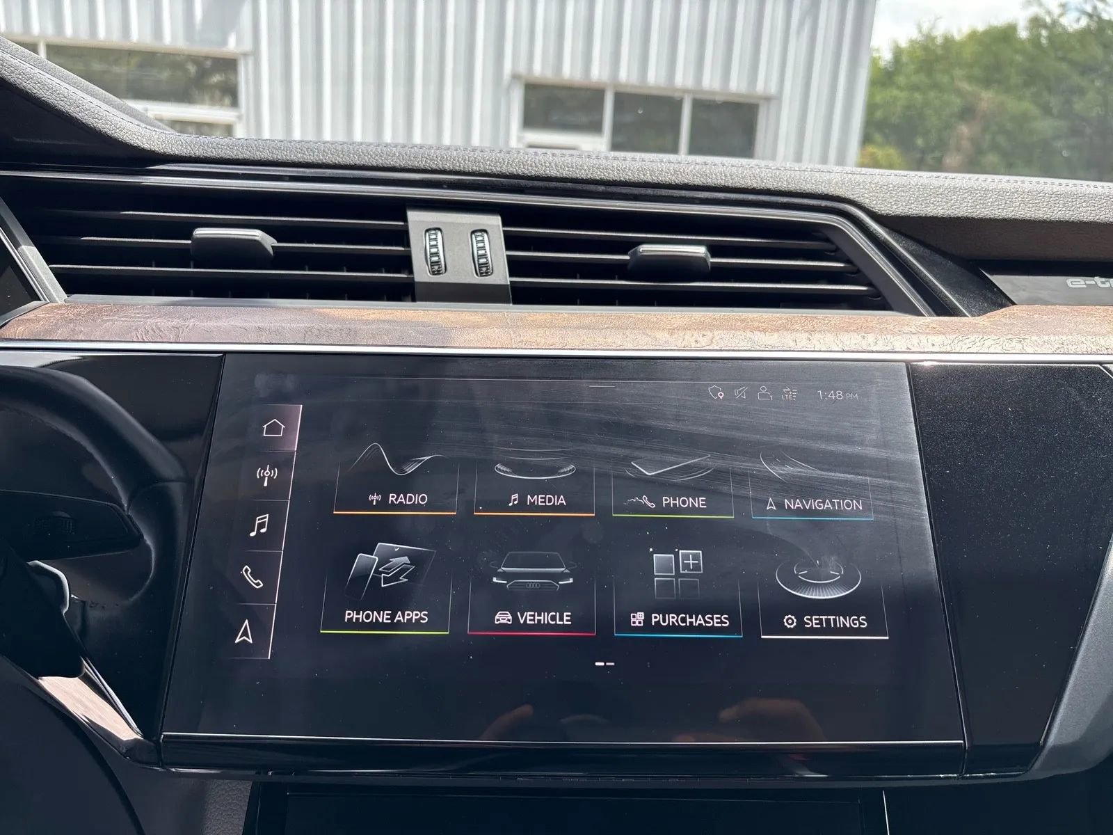 Used 2019 Audi e-tron Premium Plus image 21