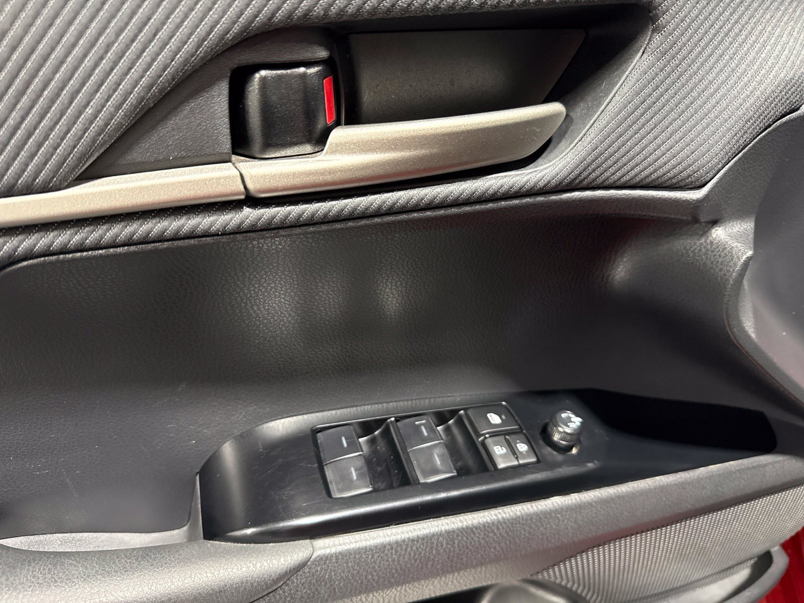 Used 2025 Toyota Camry SE FWD image 23