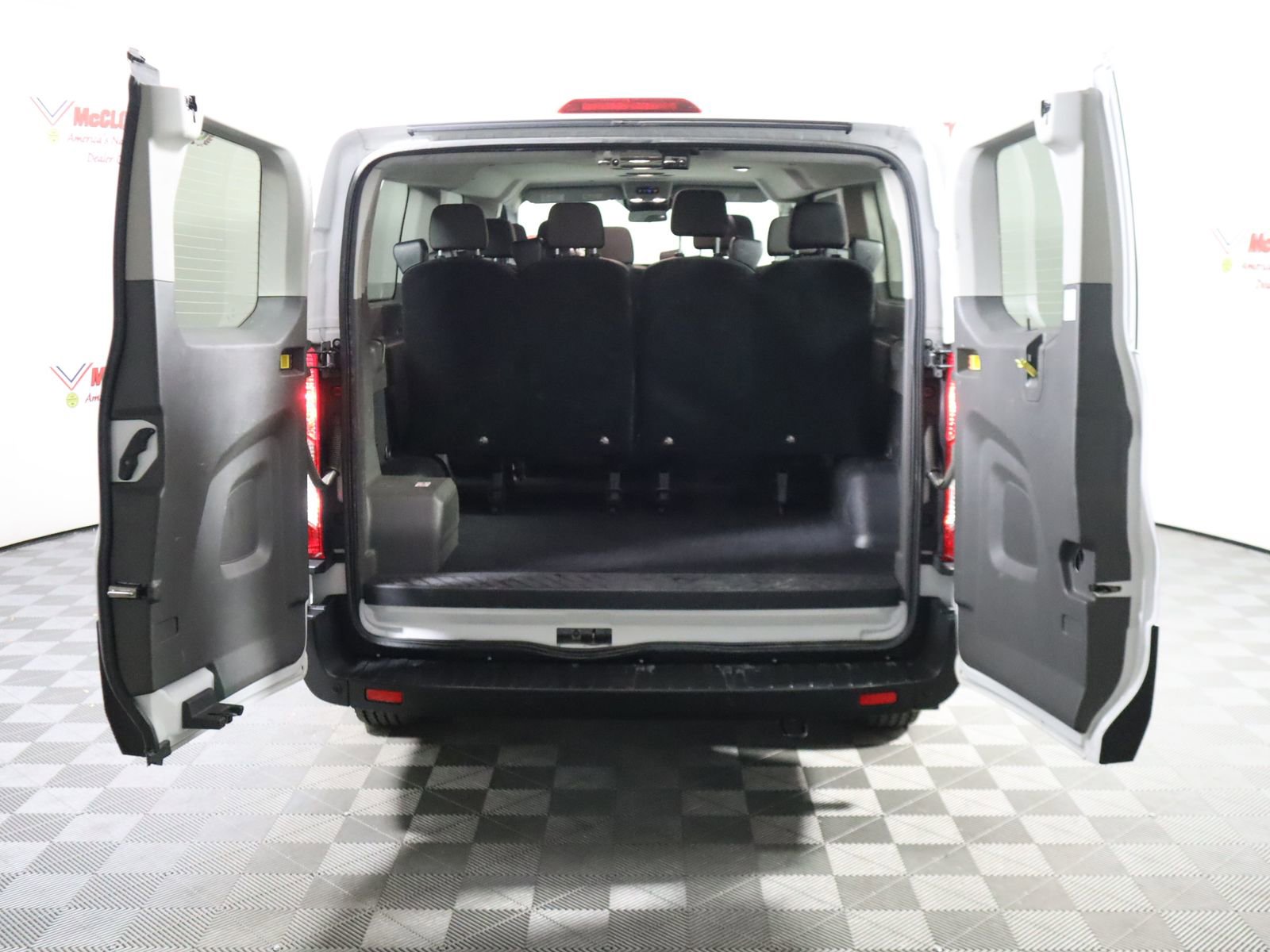 Used 2024 Ford Transit 350 XLT image 8