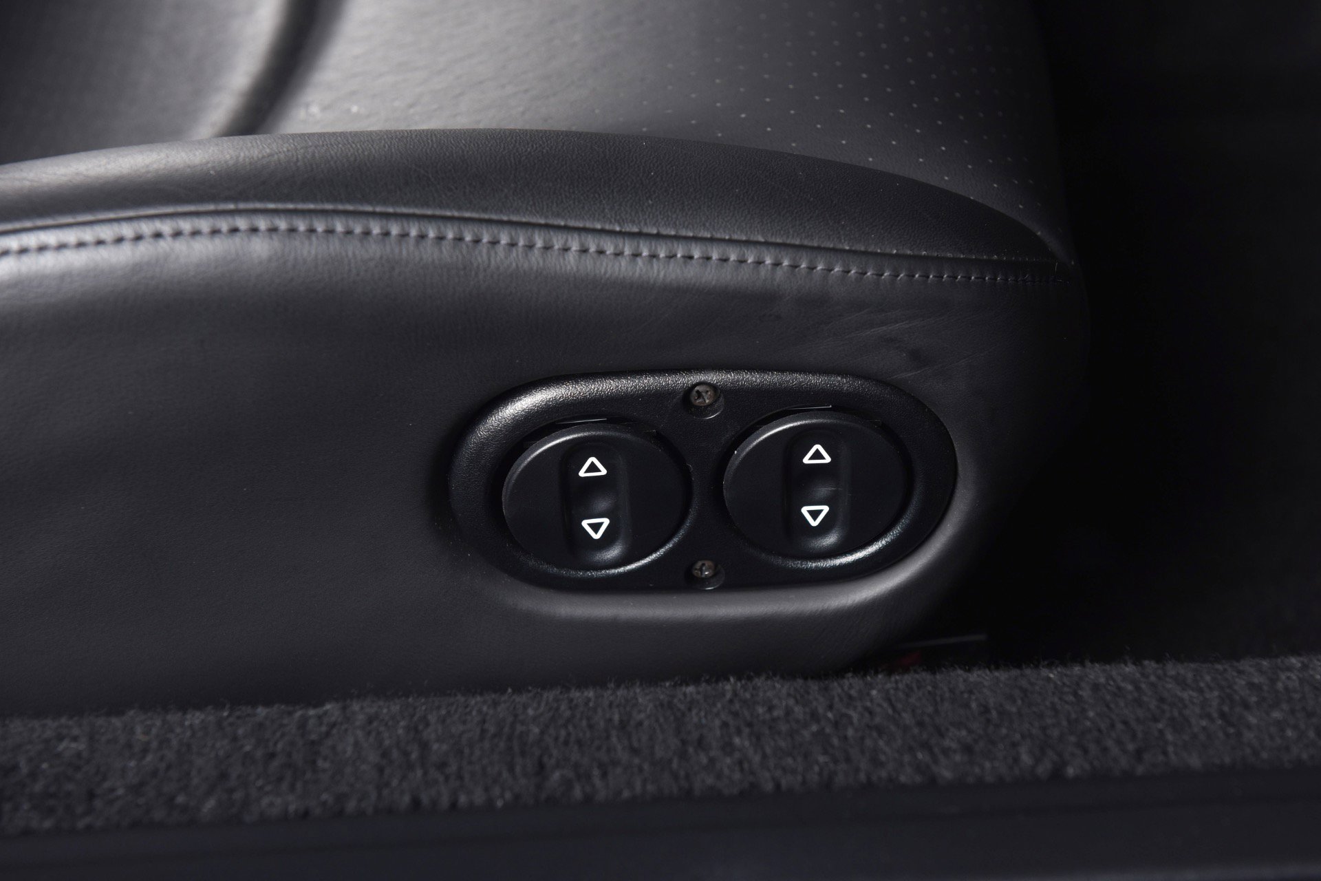 Used 1998 Porsche 911 Carrera S image 19