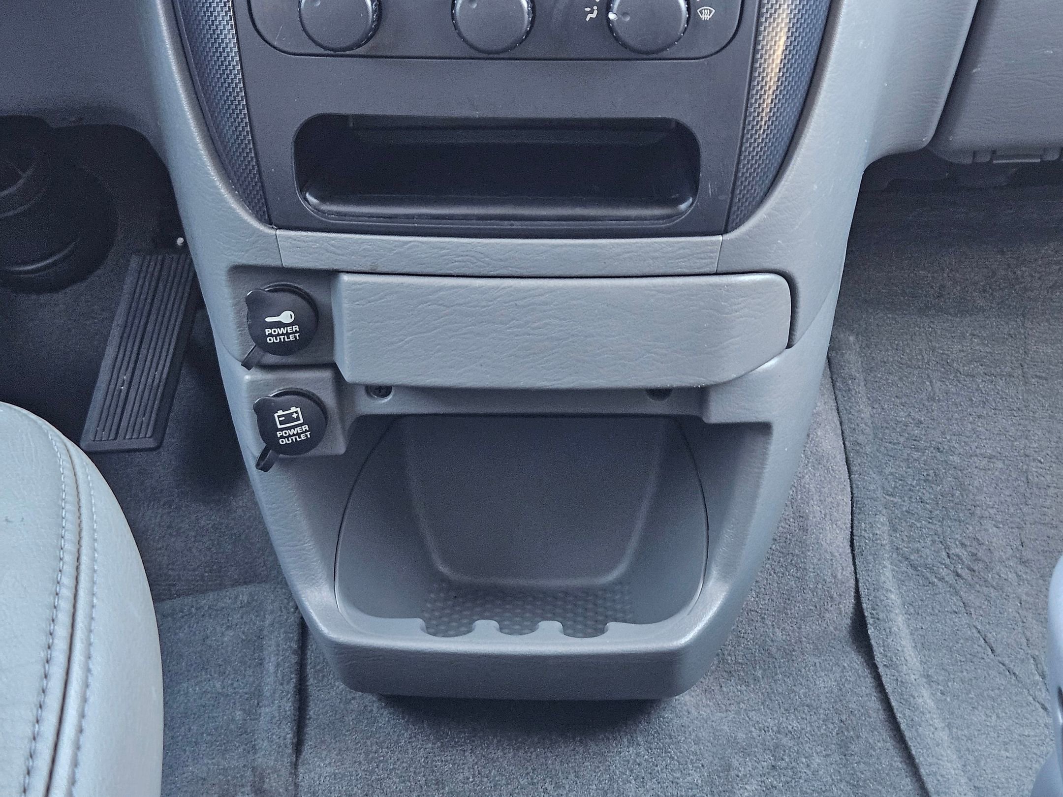 Used 2007 Dodge Grand Caravan SXT image 12