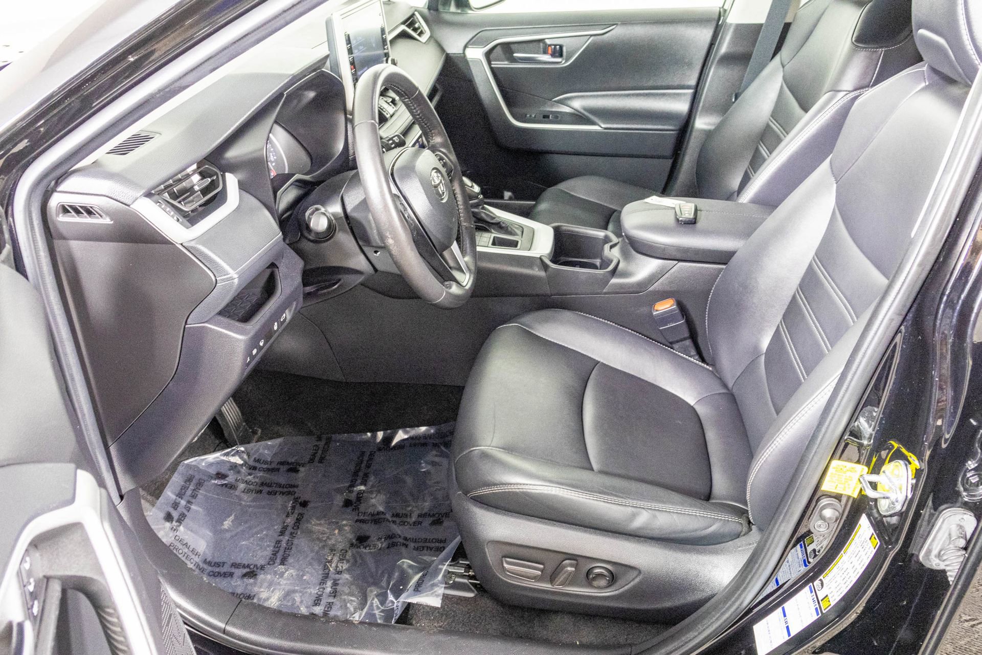 Used 2022 Toyota RAV4 XLE Premium image 22