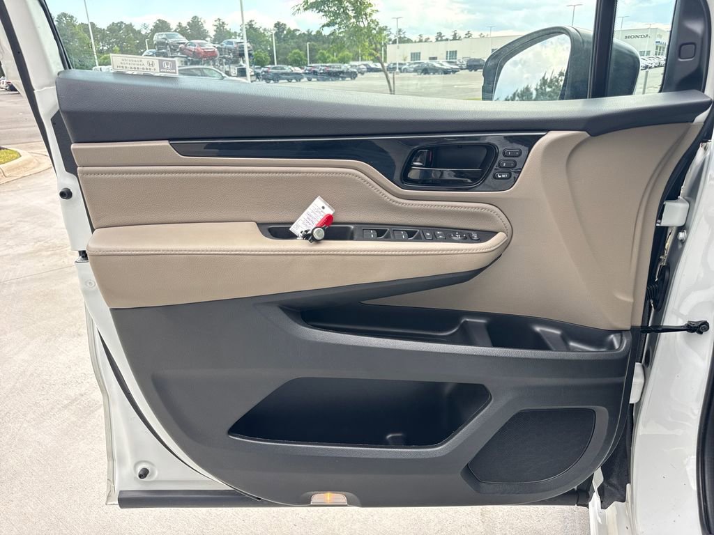 Used 2022 Honda Odyssey Touring image 14