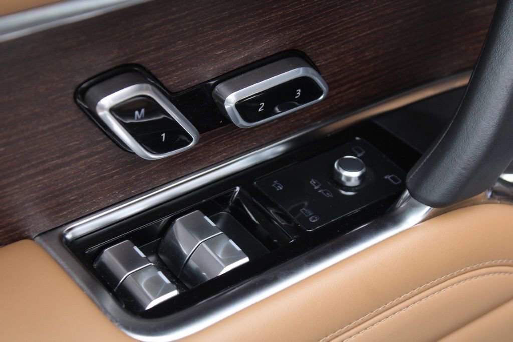 Certified 2023 Land Rover Range Rover SE AWD/4WD image 11