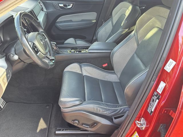Used 2021 Volvo XC60 T5 R-Design w/ Advanced Package AWD/4WD image 14