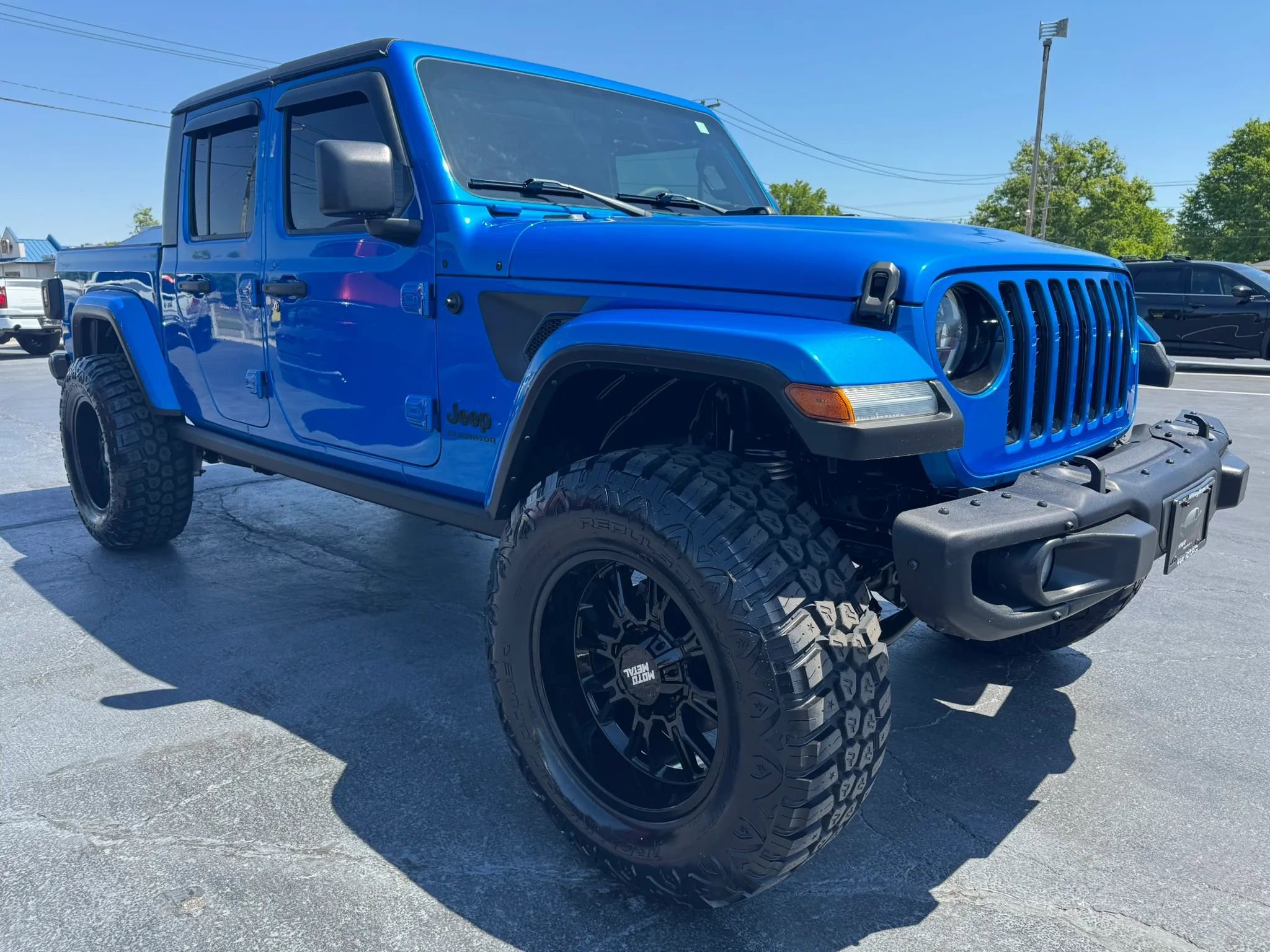 Used 2023 Jeep Gladiator Sport AWD/4WD image 13