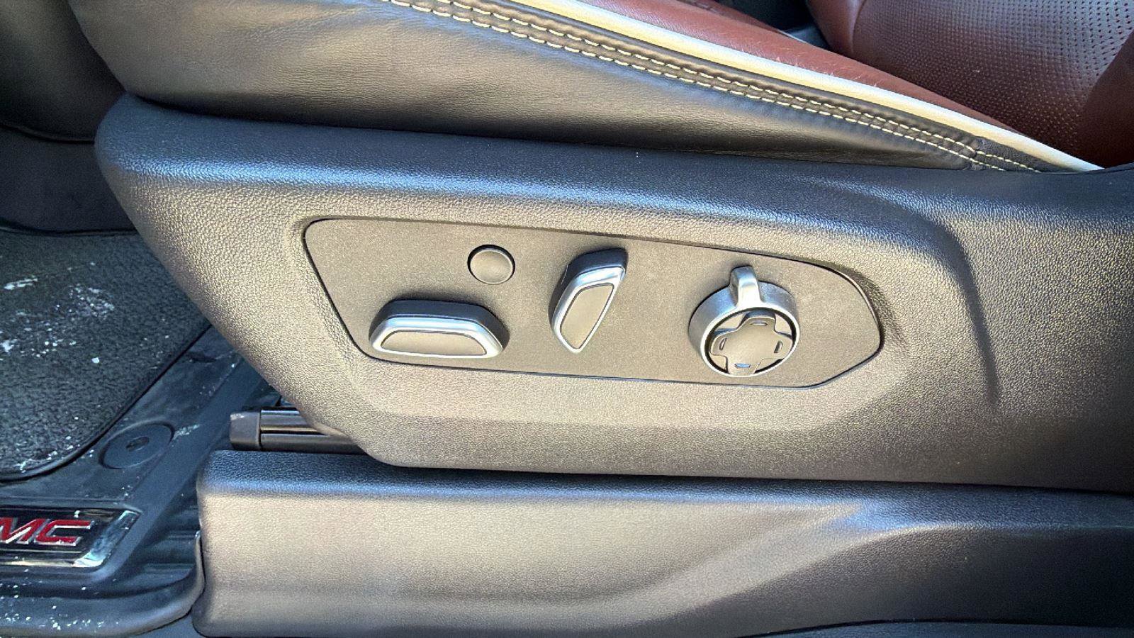 Used 2024 GMC Sierra 2500 Denali Ultimate w/ Snow Plow Prep/Camper Package image 21