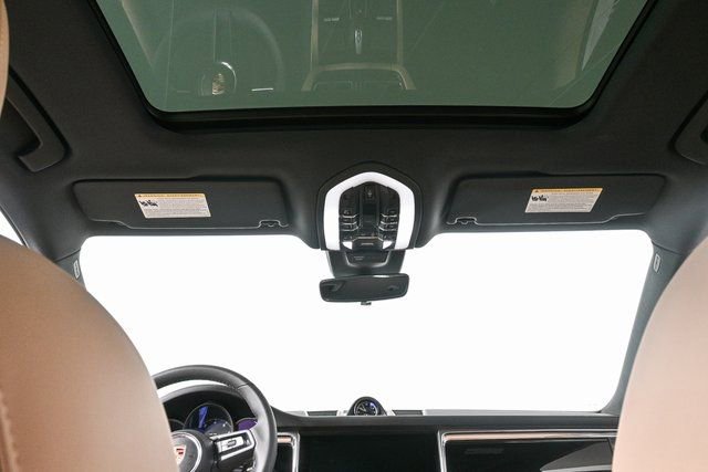 Used 2025 Porsche Macan image 19