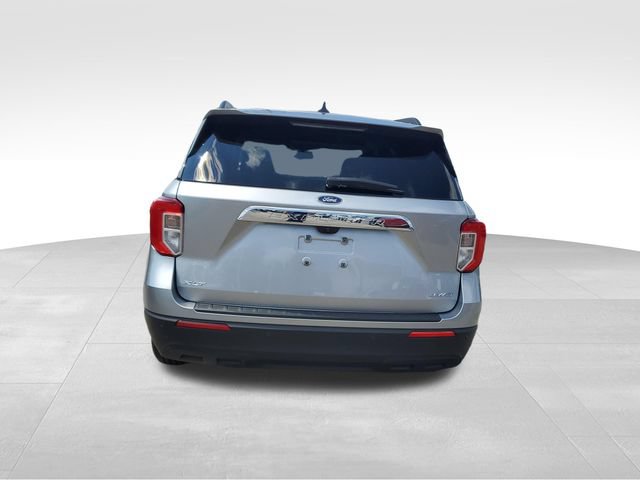 Used 2021 Ford Explorer XLT AWD/4WD image 5