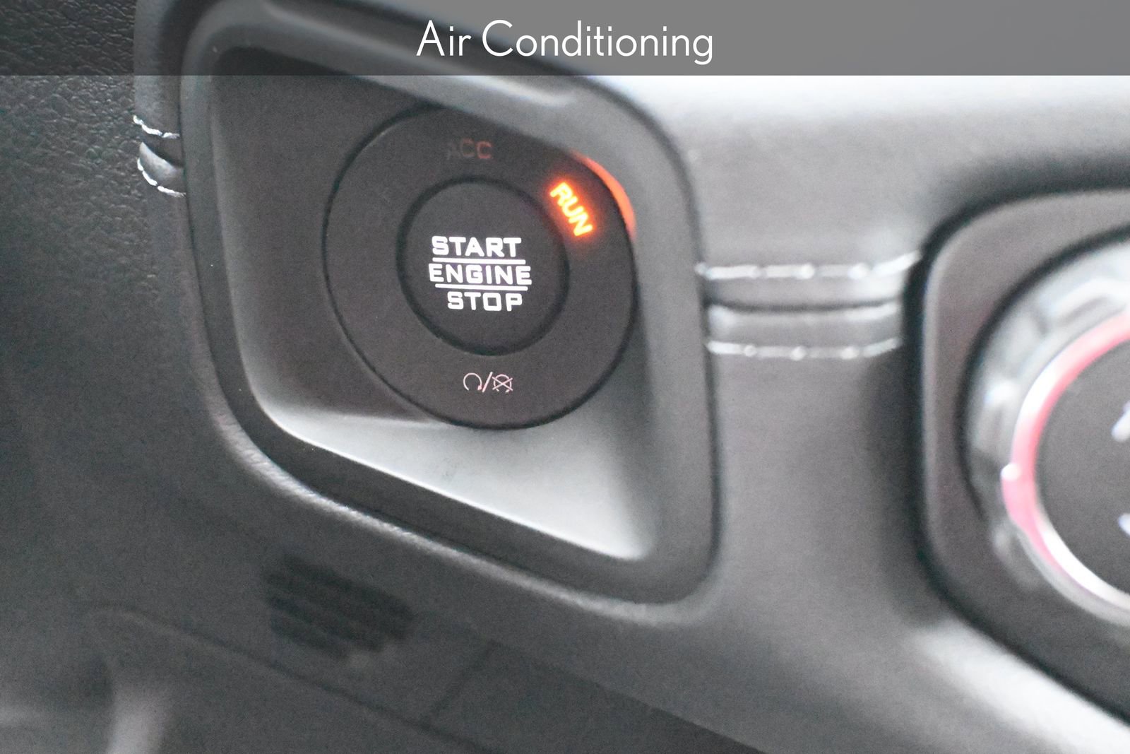 New 2025 Jeep Wrangler Unlimited Rubicon w/ Convenience Group image 16