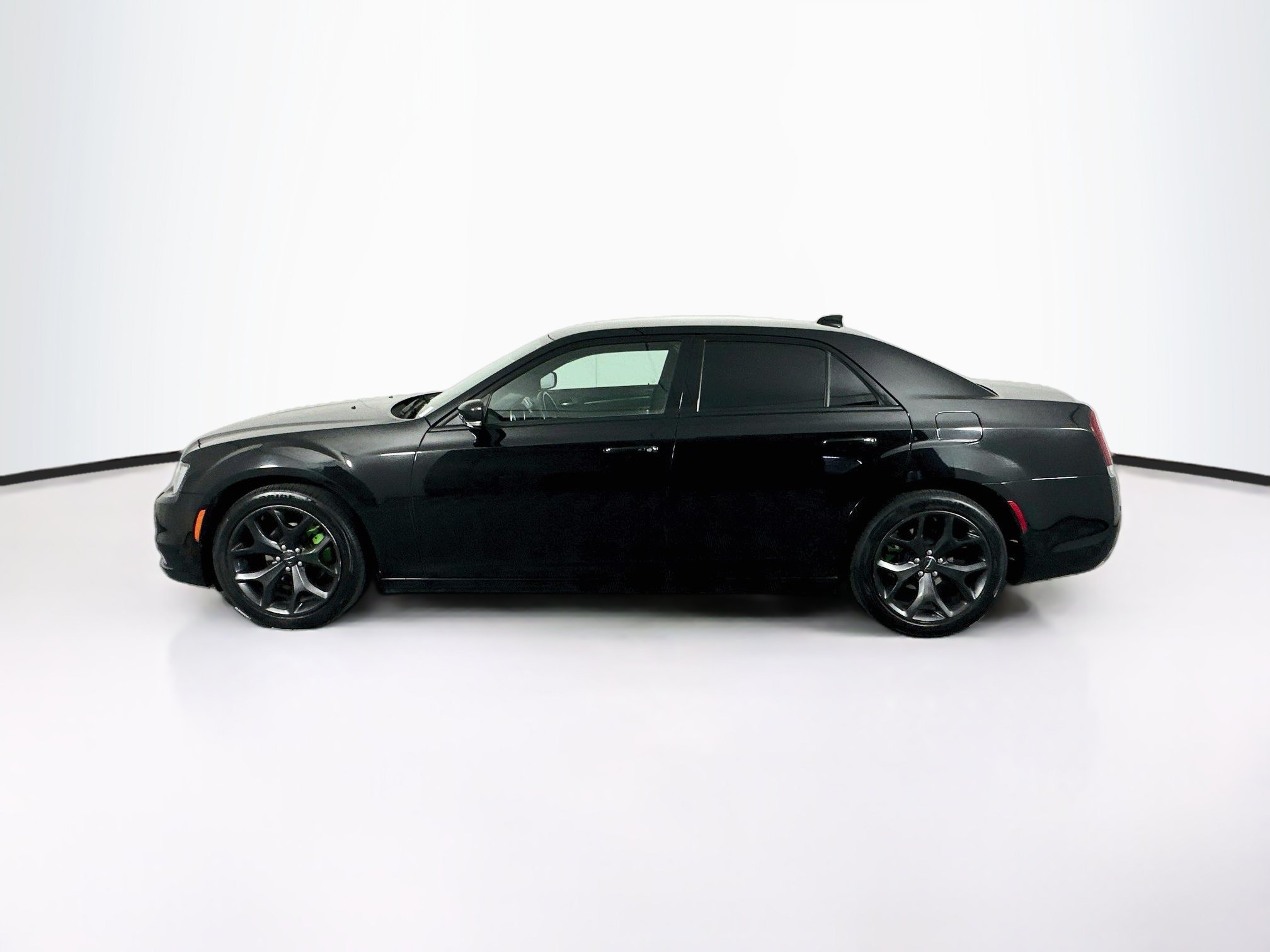 Used 2021 Chrysler 300 S RWD image 4