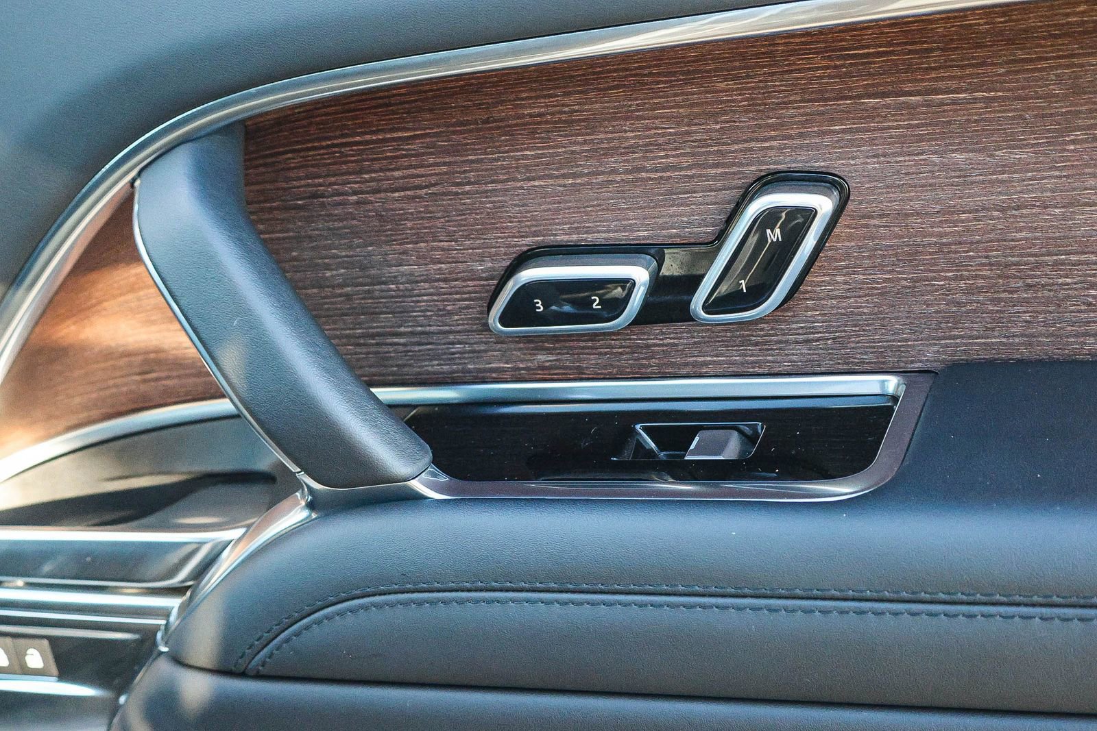 Certified 2023 Land Rover Range Rover SE image 19