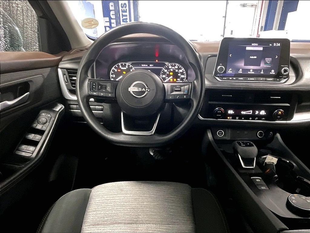 Used 2023 Nissan Rogue SV AWD/4WD image 17