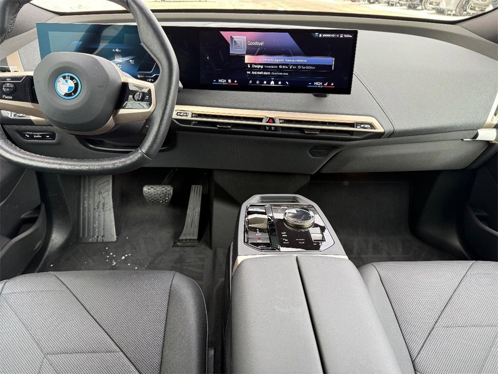 Used 2024 BMW iX xDrive50 w/ Sport Package image 10