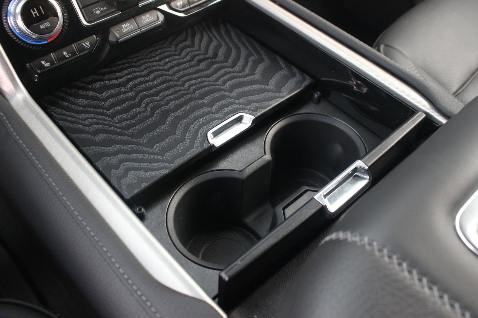 Used 2024 GMC Yukon XL Denali w/ Max Trailering Package image 34