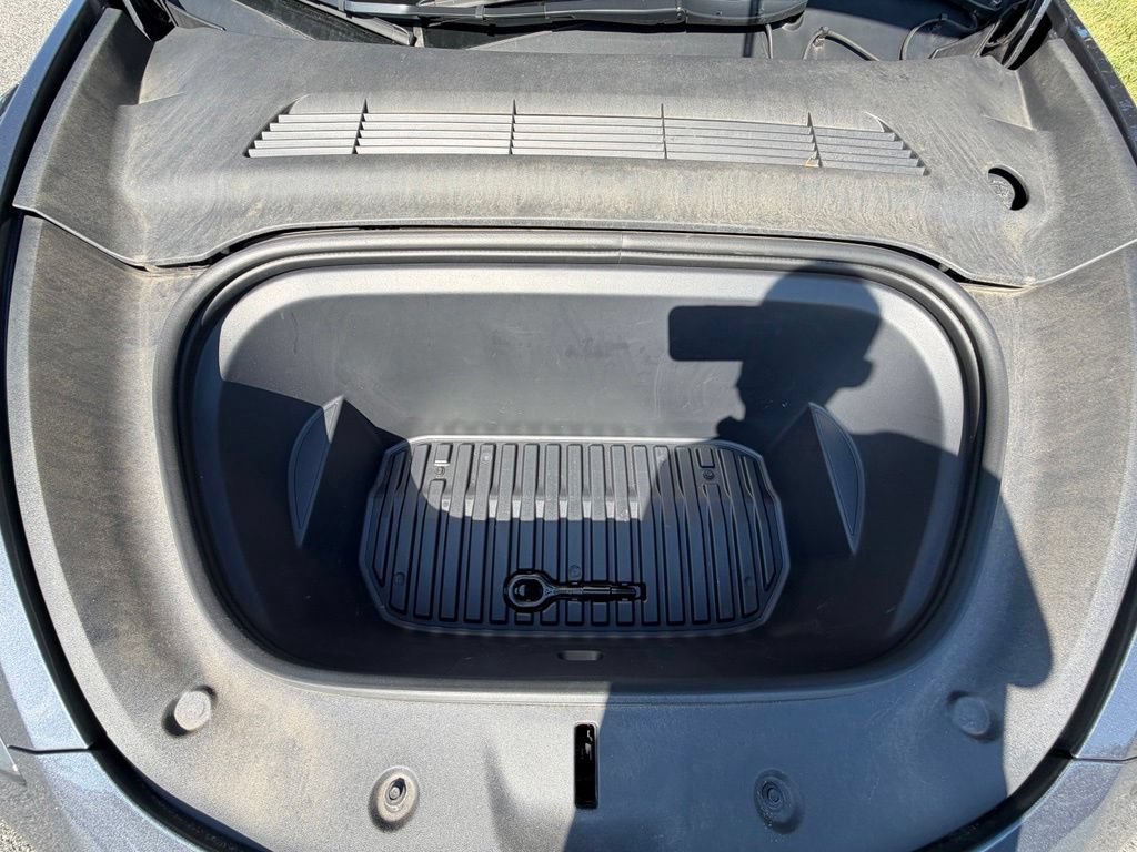 Used 2023 Tesla Model Y Long Range AWD/4WD image 16
