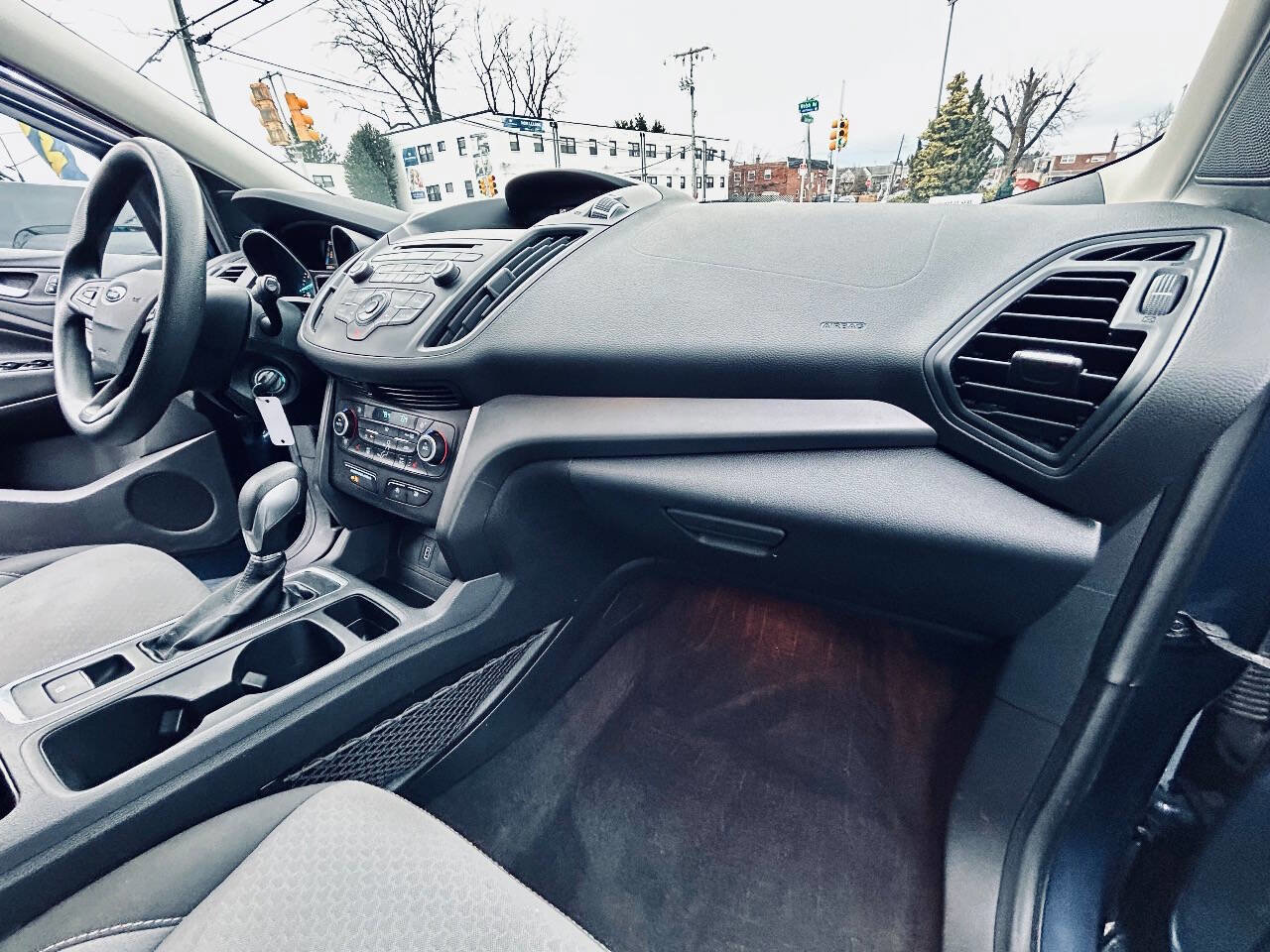 Used 2018 Ford Escape SE image 24