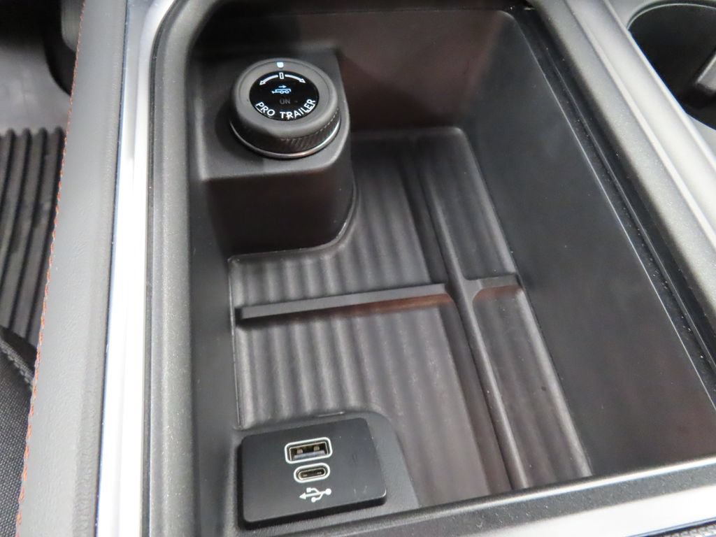 Used 2025 Ford Expedition Max Active AWD/4WD image 69