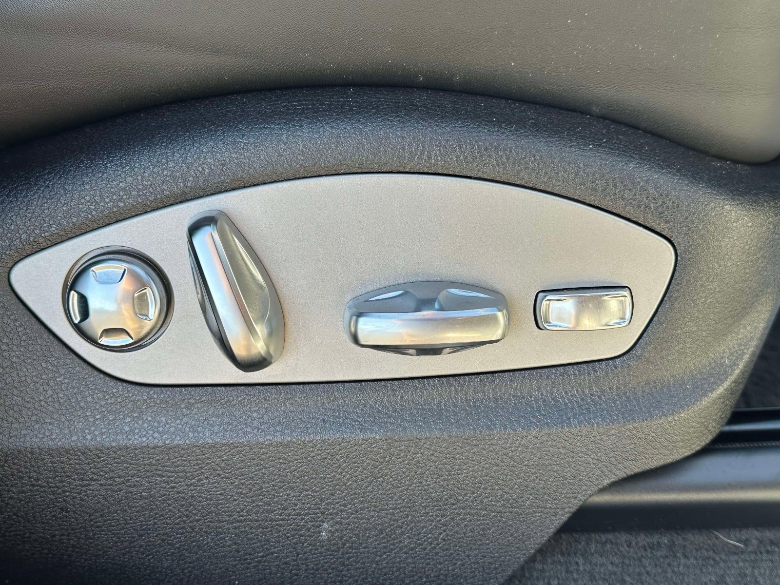 Used 2022 Porsche Macan S image 26