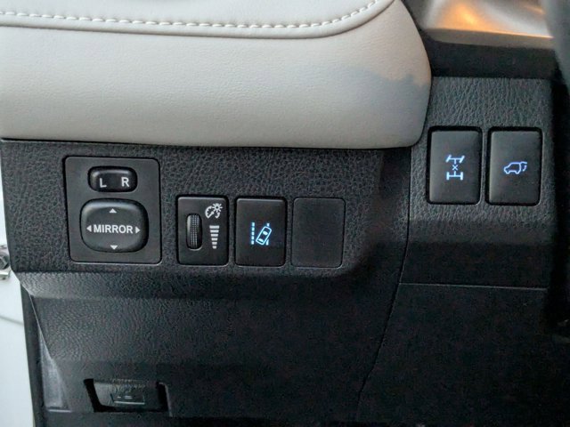 Used 2016 Toyota RAV4 XLE image 11